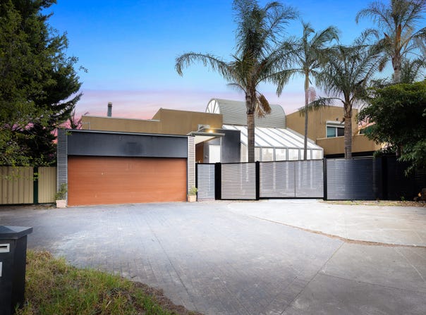 7 Harsburg Court, Taylors Lakes, Vic 3038