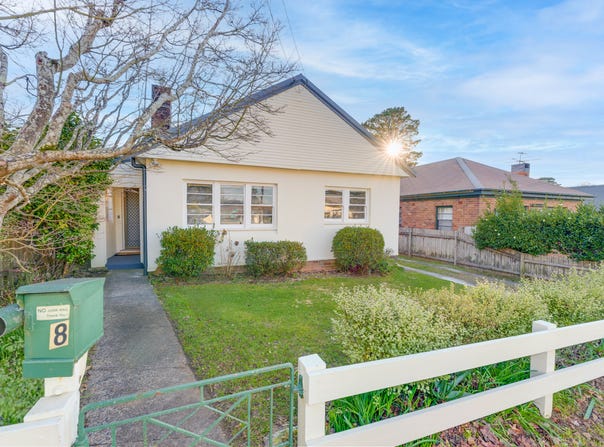 8  Kurrawan Road, Katoomba, NSW 2780