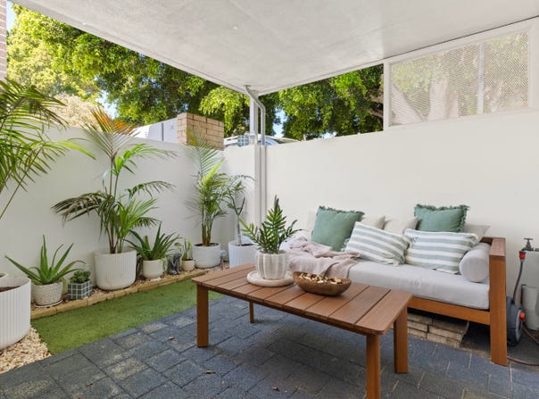2/23 Thor Street, Innaloo, WA 6018