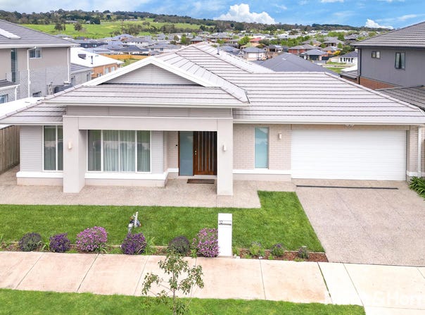 12 Poppy Drive, Gisborne, Vic 3437