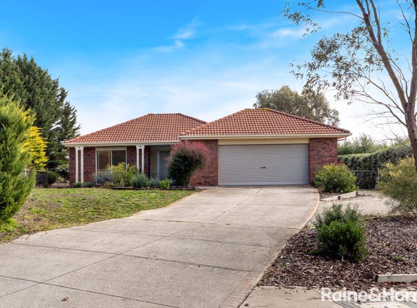 15 Morilla Court, Gisborne, Vic 3437