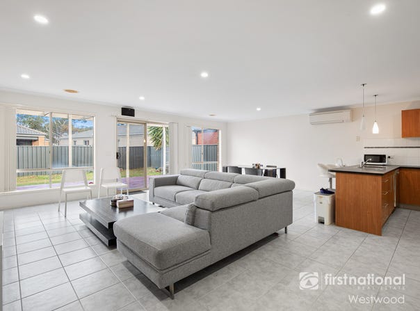 12 Silver Gum Street, Manor Lakes, Vic 3024
