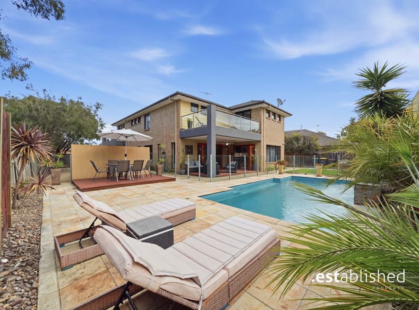 31 Bayside Drive, Sanctuary Lakes, Vic 3030
