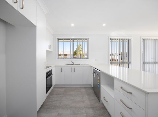1 Pountney Avenue, Thrumster, NSW 2444
