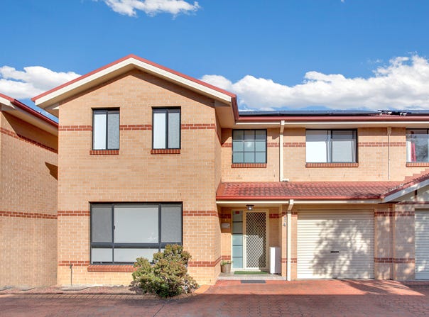 4/10 Lovegrove Drive, Quakers Hill, NSW 2763