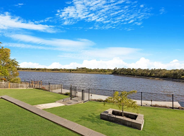 22 Spoonbill Way, Eli Waters, Qld 4655