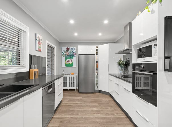 5 Bordeau Crescent, Petrie, Qld 4502