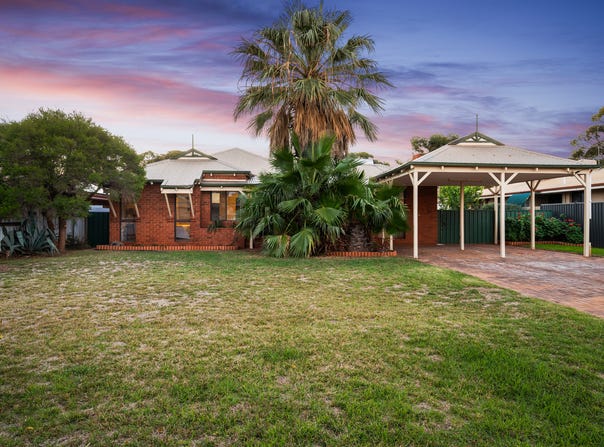 18 Robertson Street, West Lamington, WA 6430