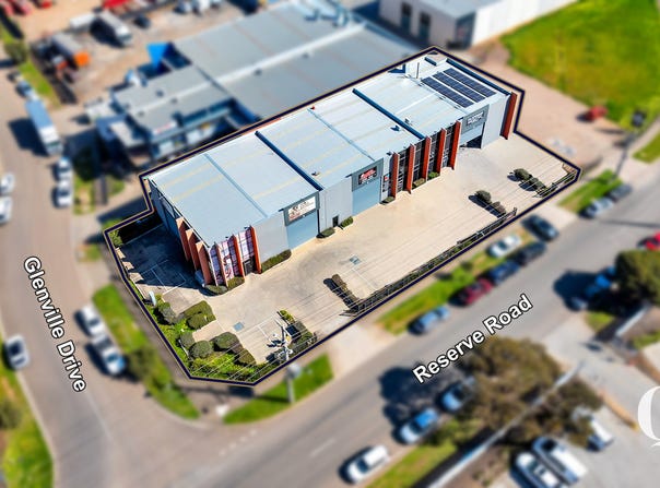 2 Glenville Drive, Melton, Vic 3337