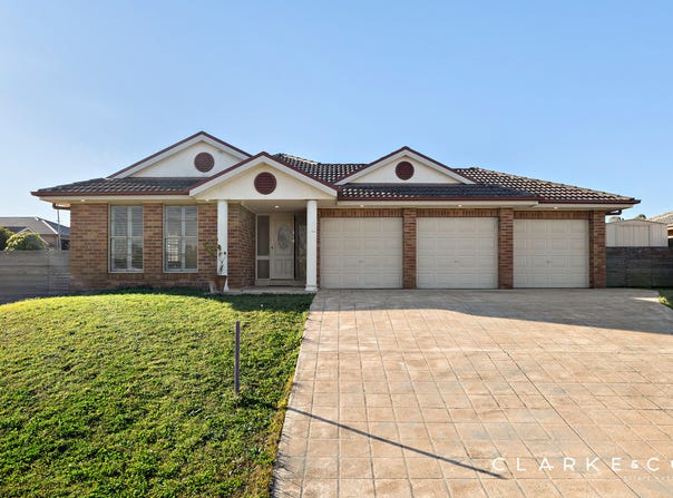 1 Flametree Close, Aberglasslyn, NSW 2320