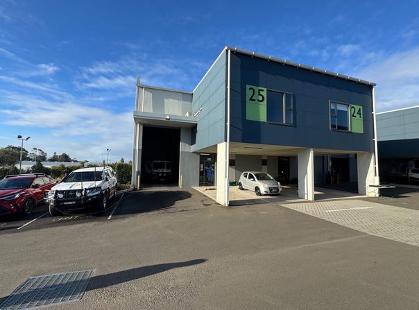 25/10-12 Sylvester Avenue, Unanderra, NSW 2526