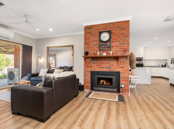 49 Willow Way, Table Top, NSW 2640