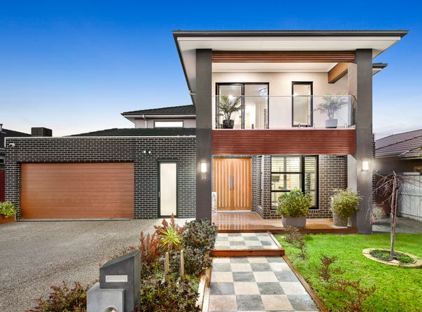 24 Thoroughbred Drive, Clyde North, Vic 3978