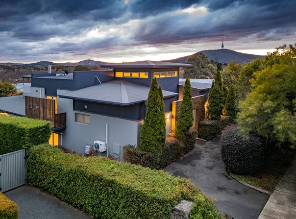 93  Hopetoun Circuit, Yarralumla, ACT 2600