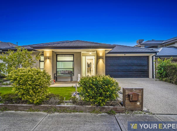 5 Amburla Drive, Cranbourne North, Vic 3977