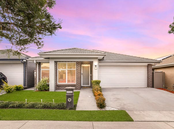12 Binalong Street, Jordan Springs, NSW 2747