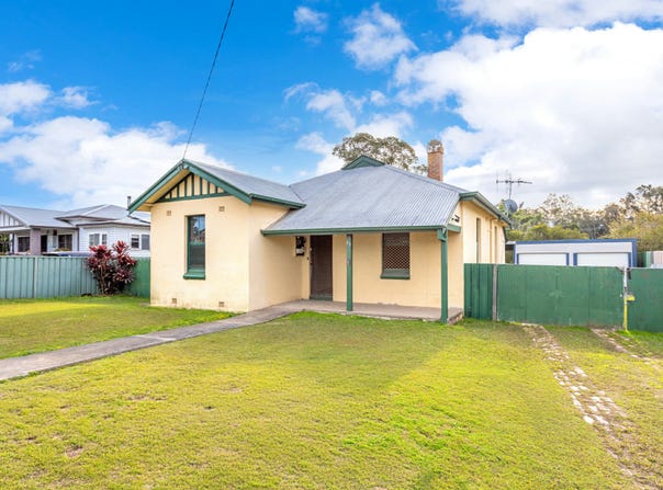 13 Railway Street, Taree, NSW 2430