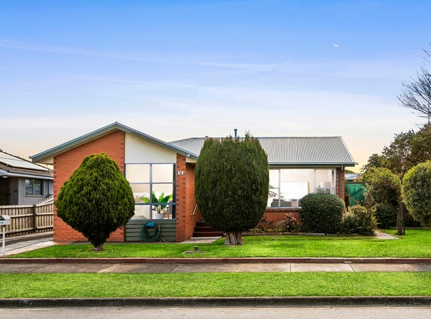 14 Young Street, Breakwater, Vic 3219