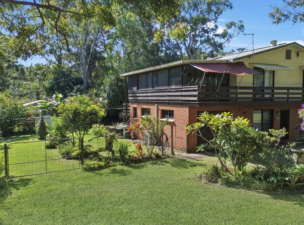 19 Noon Muckle Street, Macleay Island, Qld 4184