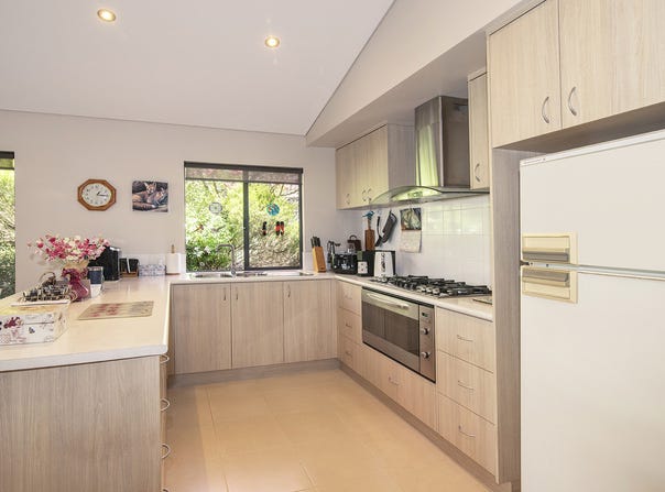 8 Sandalwood Drive, Margaret River, WA 6285