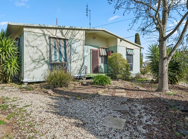 43 Martindale Crescent, Seymour, Vic 3660