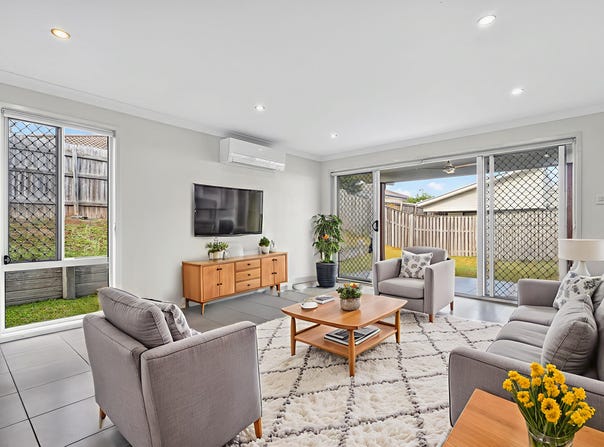 17 Folkes Close, Bellbird Park, Qld 4300