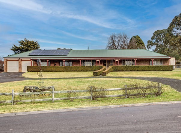 6 Hampton Court, Moss Vale, NSW 2577