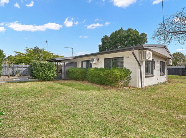 29 Oleander Street, Holloways Beach, Qld 4878