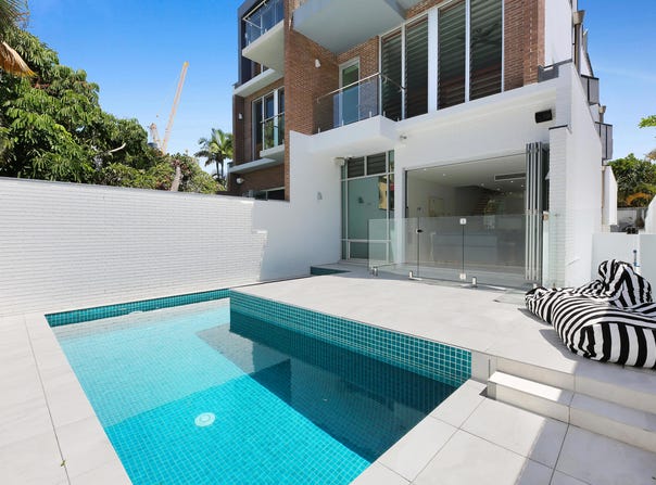1/42 Peak Avenue, Main Beach, Qld 4217
