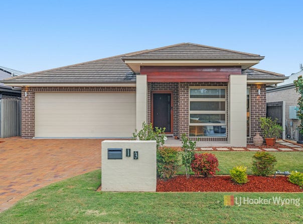 13 Parry Parade, Wyong, NSW 2259