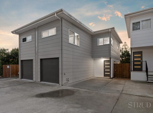 2/2 Lakes Entrance Drive, Springfield Lakes, Qld 4300