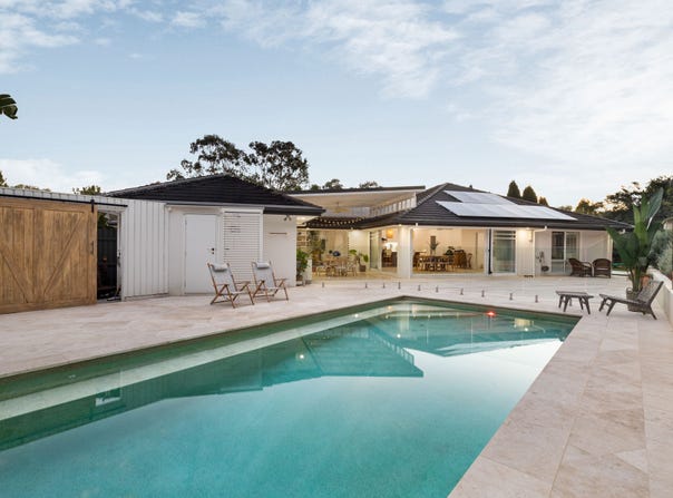 8 Serene Place, Fig Tree Pocket, Qld 4069