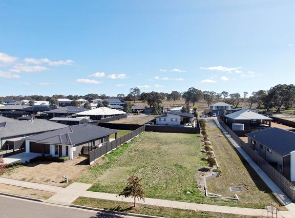 21 Bonneville Boulevard, Goulburn, NSW 2580