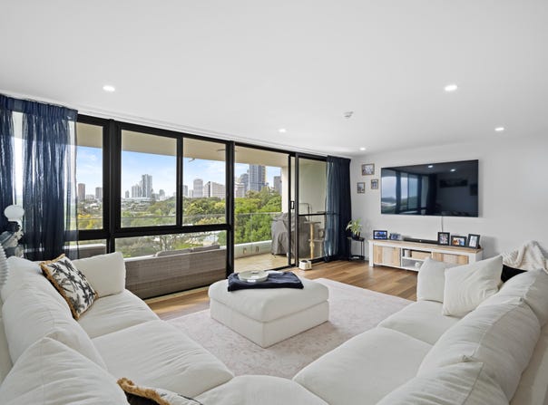 16/54 Hooker Boulevard, Mermaid Waters, Qld 4218