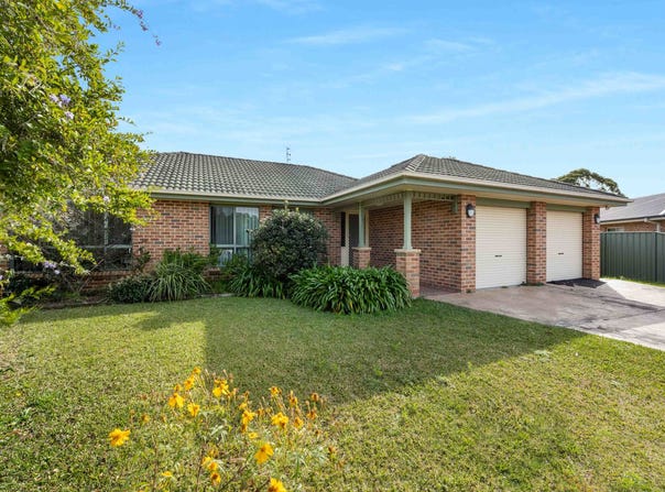 16 Nulla Place, St Georges Basin, NSW 2540
