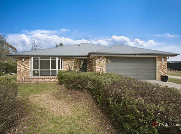 20 East Street, Uralla, NSW 2358