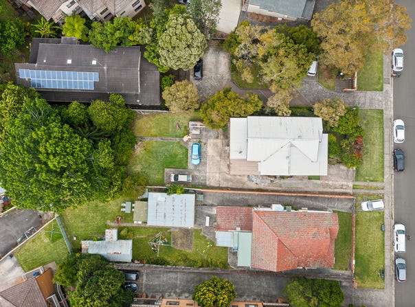 13 Staff Street, Wollongong, NSW 2500