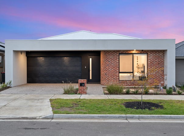 18 Coolangatta Drive, Mickleham, Vic 3064