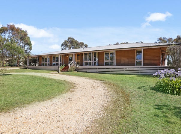 32 Mustons Lane, Heyfield, Vic 3858