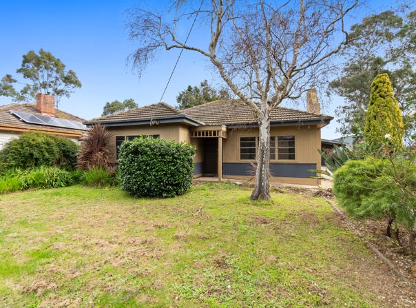 17 McGhee Street, Sale, Vic 3850
