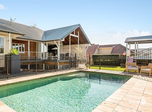 8 Wills Street, Coorparoo, Qld 4151