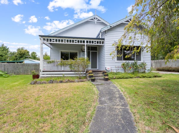 22 RIDGWAY, Mirboo North, Vic 3871