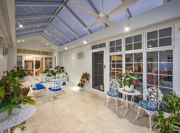 71 Stillwater Dr, Twin Waters, Qld 4564