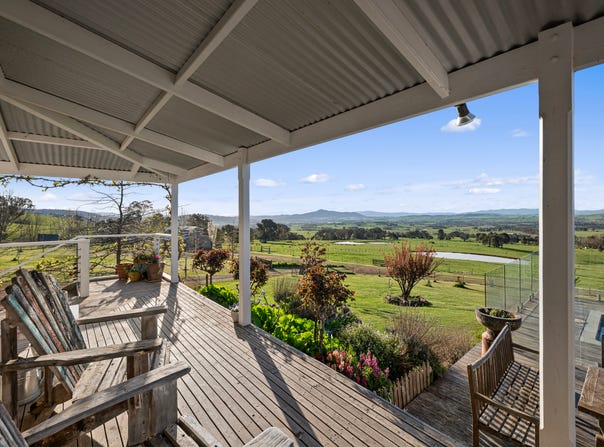 354 Three Chain Road, Boorolite, Vic 3723