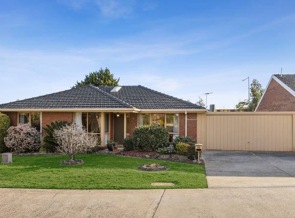 18 Lauren Close, Dingley Village, Vic 3172