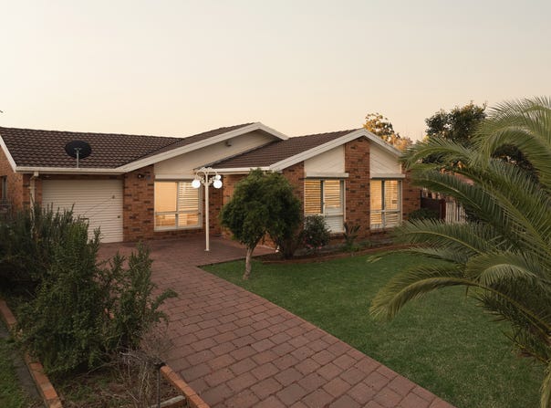 9 Torwood Place, St Johns Park, NSW 2176