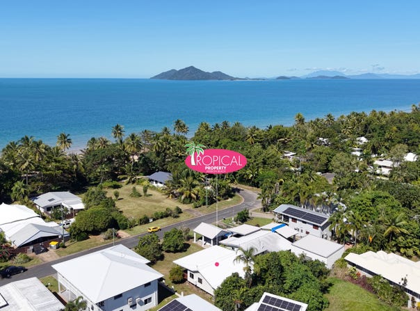 11 Pacific Pde, Mission Beach, Qld 4852