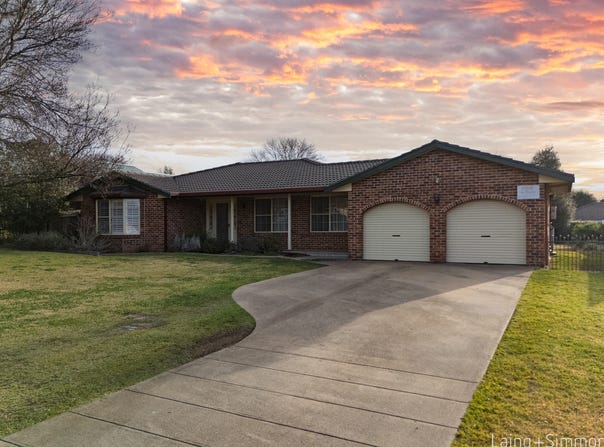 8 The Boulevarde, Armidale, NSW 2350