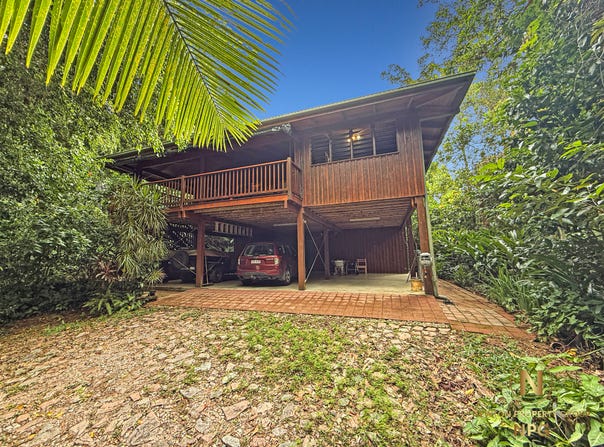 78 Cutten St, Bingil Bay, Qld 4852