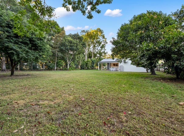 9 Baronia Crescent, Holloways Beach, Qld 4878